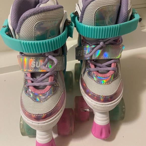 Sulifeel Rainbow Unicorn
Adjustable Roller Skates for gril shoe size 10 C - 13 C - Picture 4 of 9